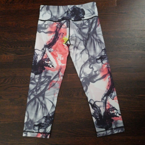 🦄 lululemon RARE unicorn tears wunder under crops - Picture 2 of 5